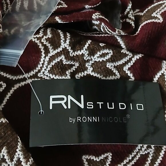 NWT RN Studio Ronni Nicole Dress Small Damask Print Bell Sleeve Keyhole Knit - Picture 10 of 14